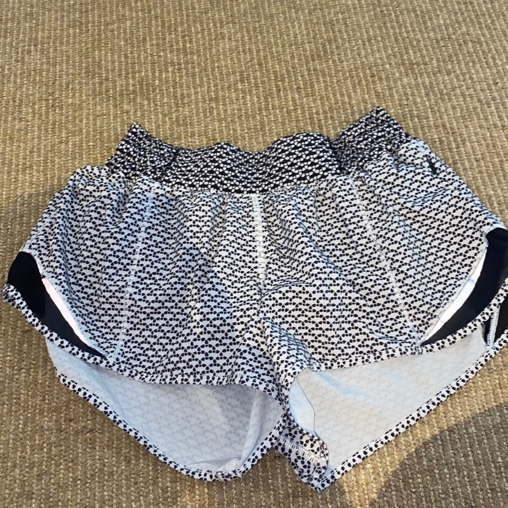 Patterned Lulu Hotty Hot shorts size 4